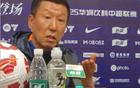 崔康熙66岁显无奈，拒绝下课问题，直斥记者。